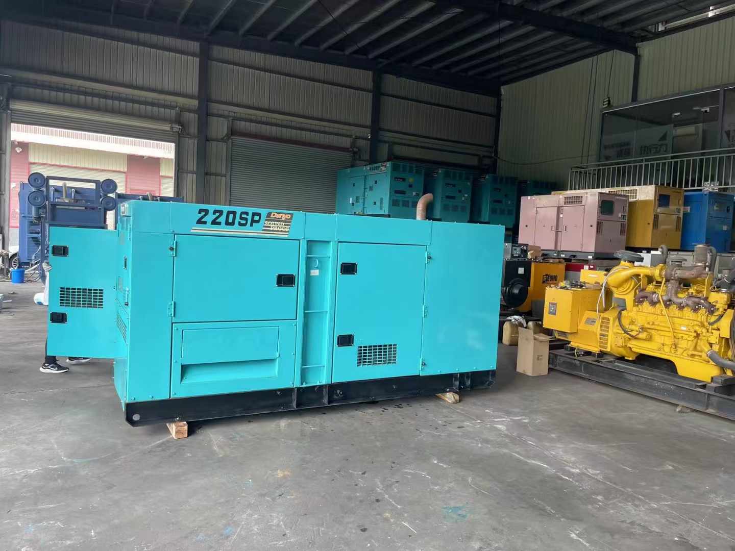 二道800kW 柴油发电机的输出电流波动范围是多少？