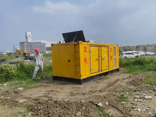 二道200KW柴油发电机机组每小时的油耗量受哪些因素影响？