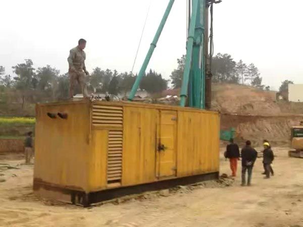 二道如何判断水冷式机油散热器密封件是否需要更换？
